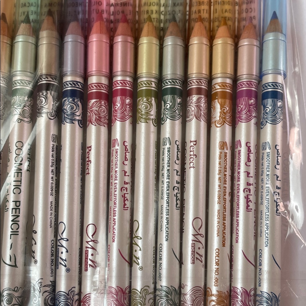 NWT Colorful Cosmetic Pencil Set.  12 pencils. - Picture 3 of 3